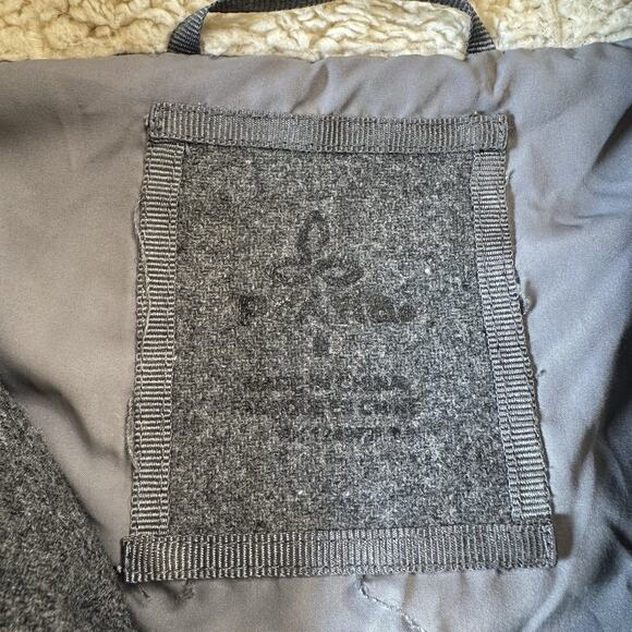 prAna Vest Women's Size M Hooded Grey Plaid Wool Sherpa Lined Outdoor - Picture 2 of 6